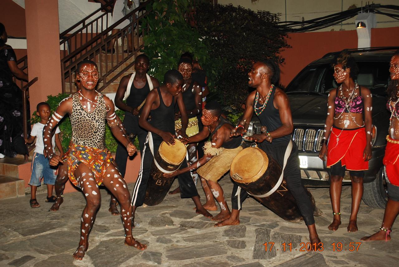 Hotel Vivi Palace Matadi Eksteriør bilde