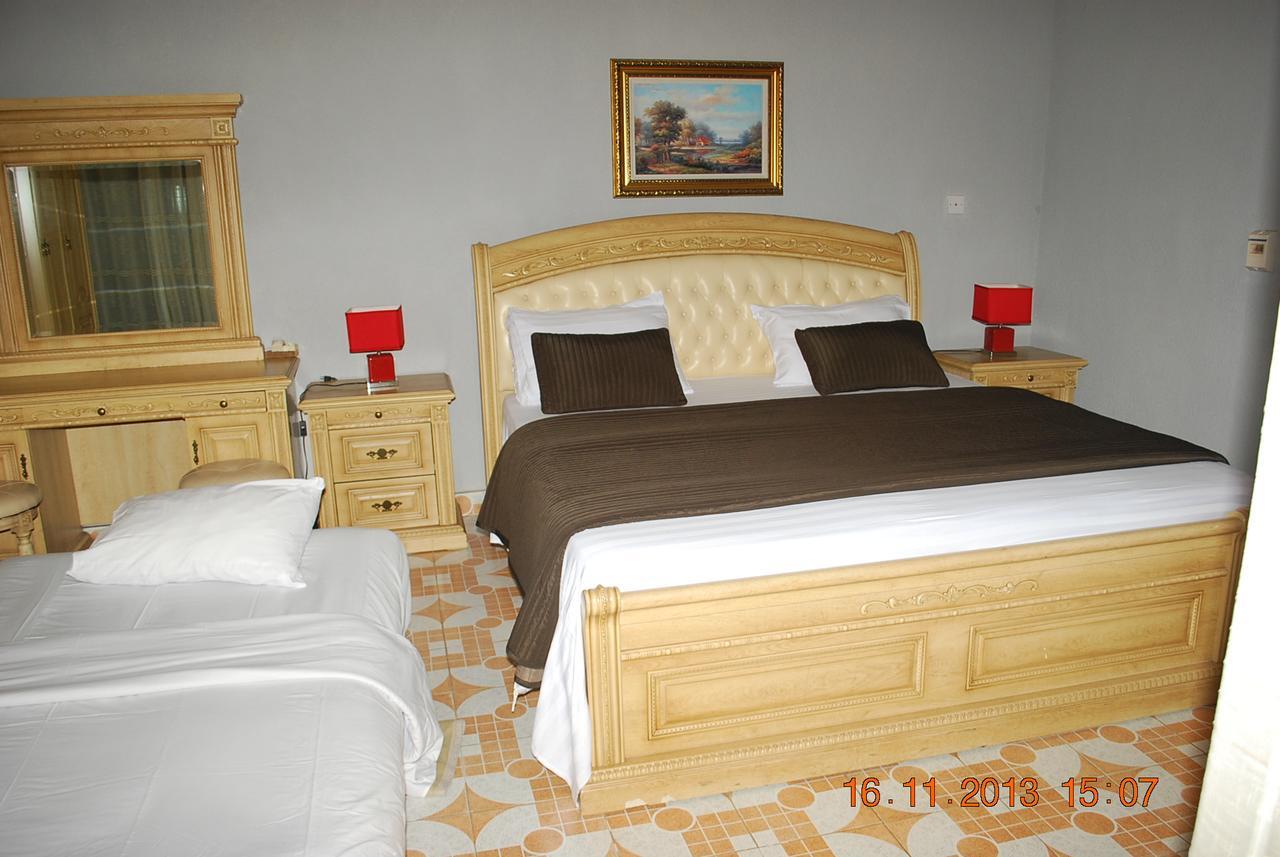 Hotel Vivi Palace Matadi Eksteriør bilde
