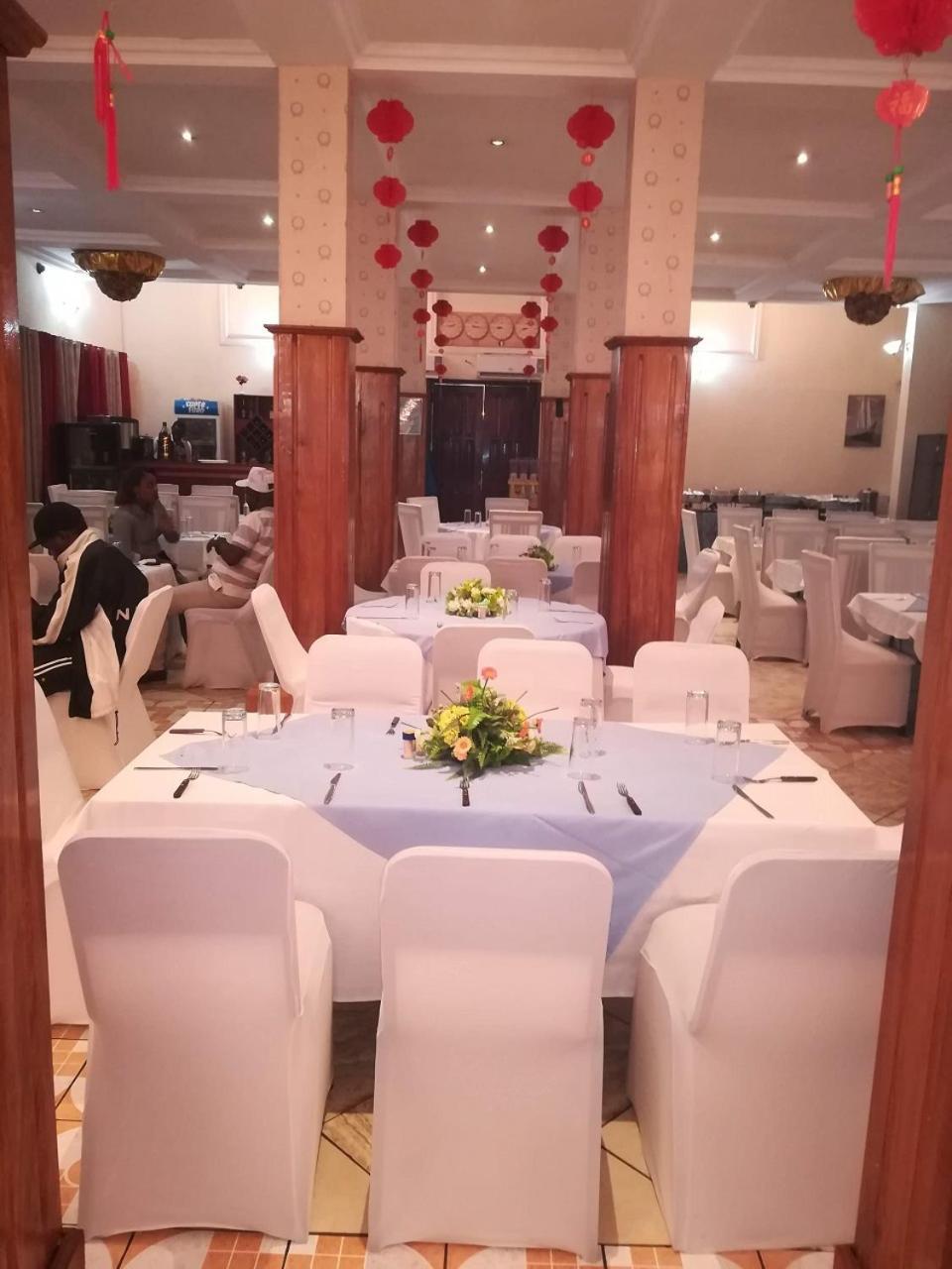 Hotel Vivi Palace Matadi Eksteriør bilde