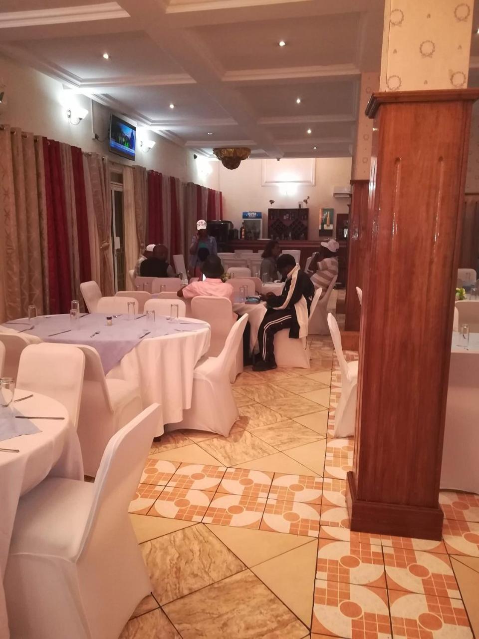 Hotel Vivi Palace Matadi Eksteriør bilde